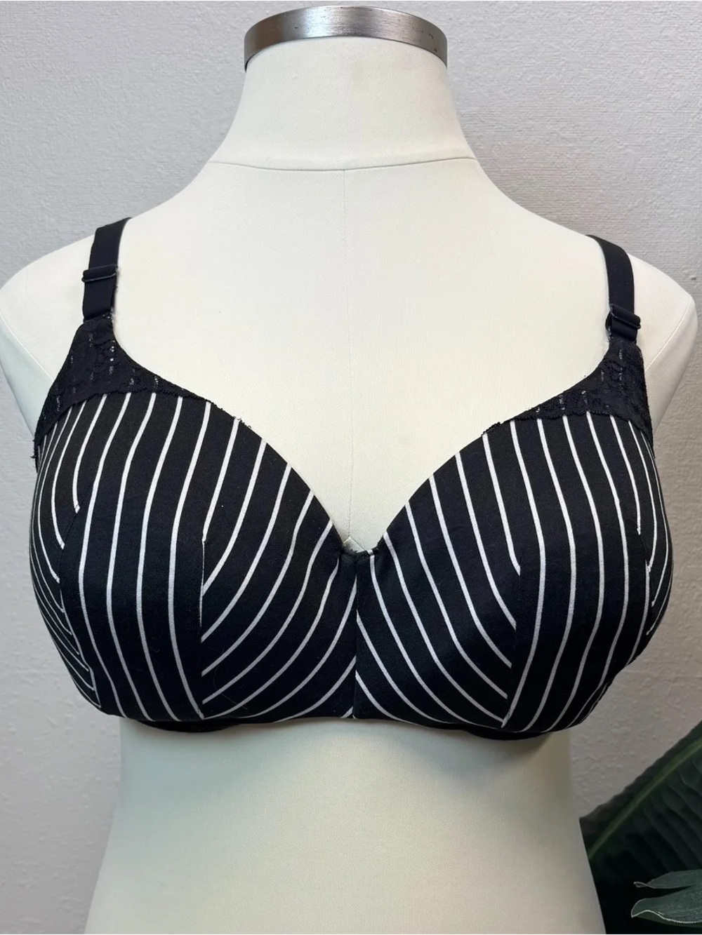 Cacique Black & White Striped Balconette Bra - Size 38H